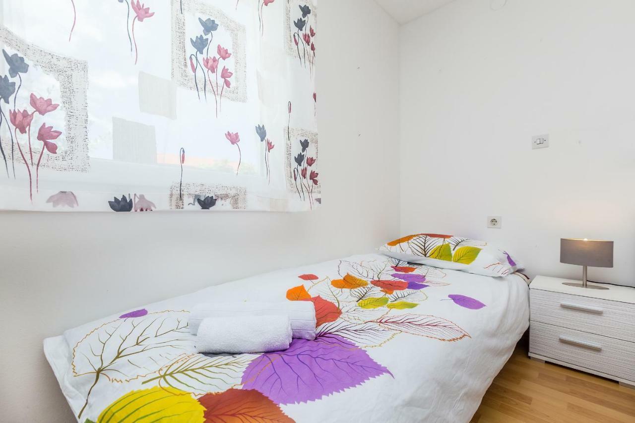 Holiday House Kai With Private Pool Pinezići Zewnętrze zdjęcie