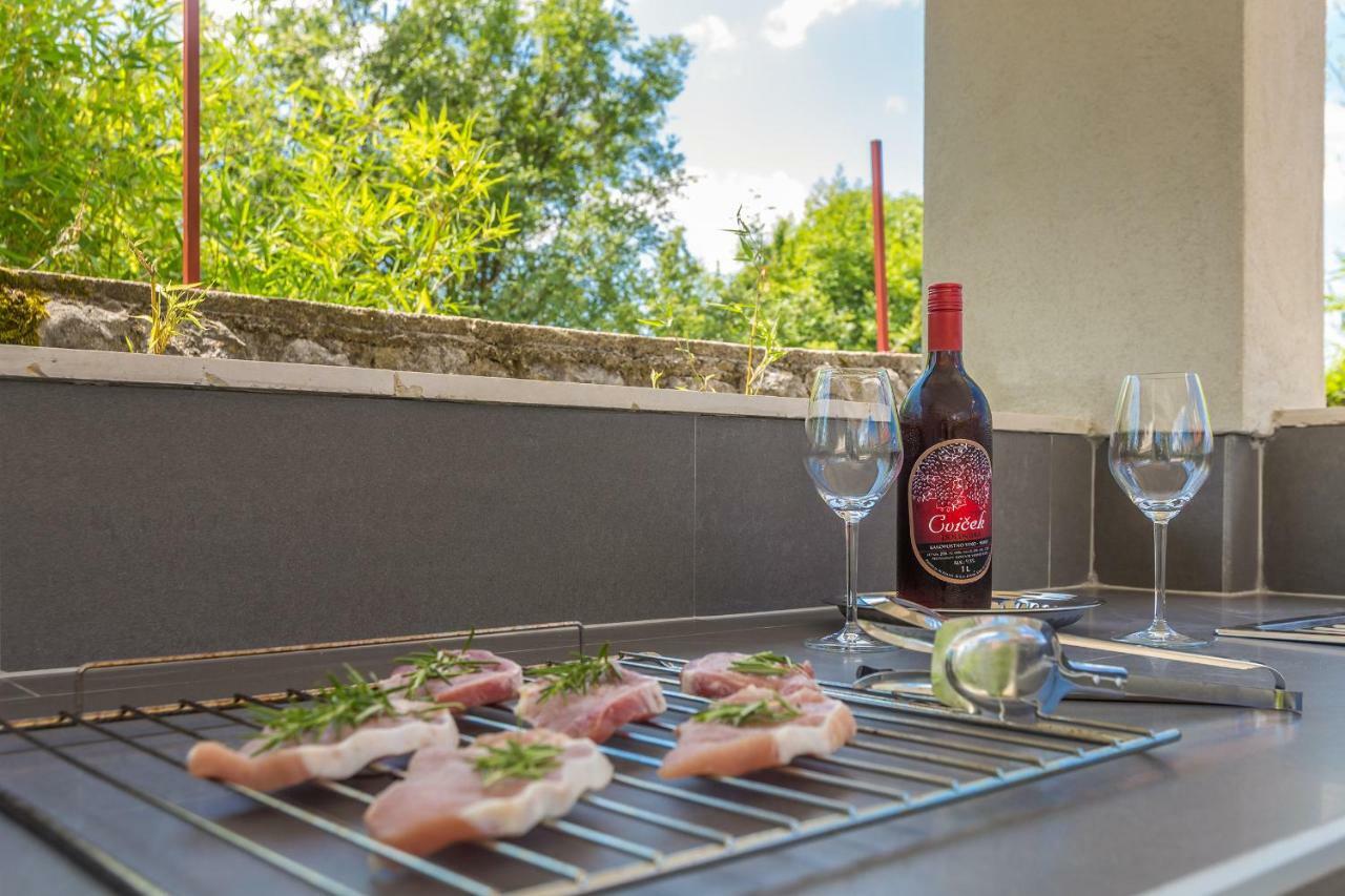 Holiday House Kai With Private Pool Pinezići Zewnętrze zdjęcie